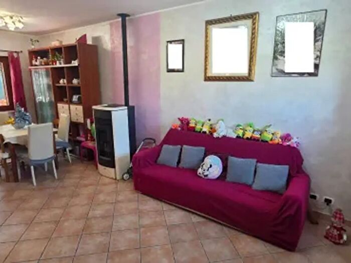 Casa trilocale in vendita in Strada Comunale per Camerata Nuova, Rocca Di Botte
