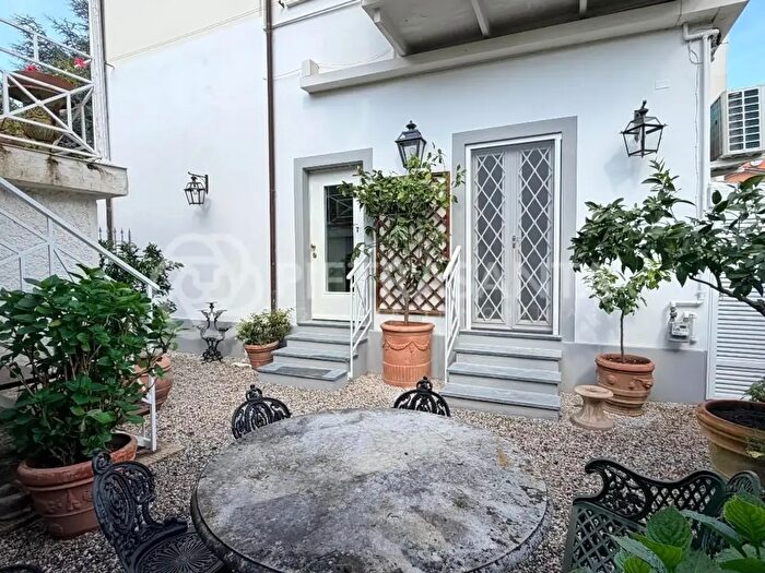 Appartamento quadrilocale in vendita in Pietrasanta