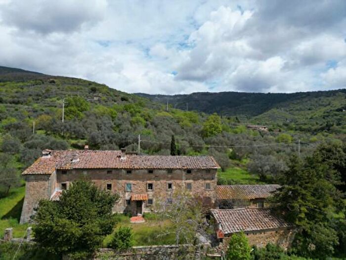 Casa con 6 locali in vendita in Catrosse, Cortona