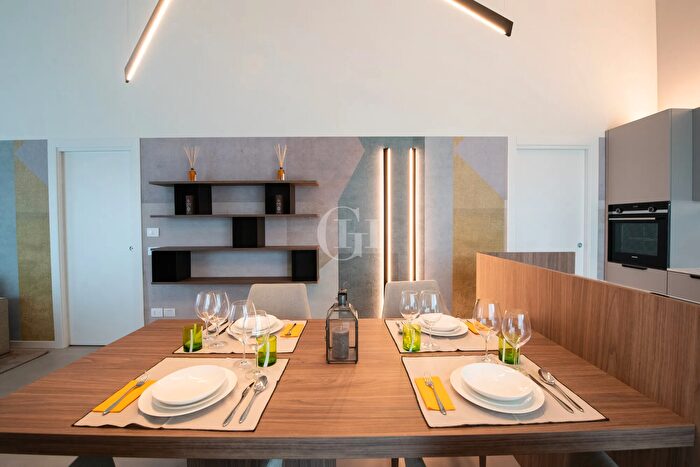 Casa quadrilocale in vendita in Desenzano Del Garda