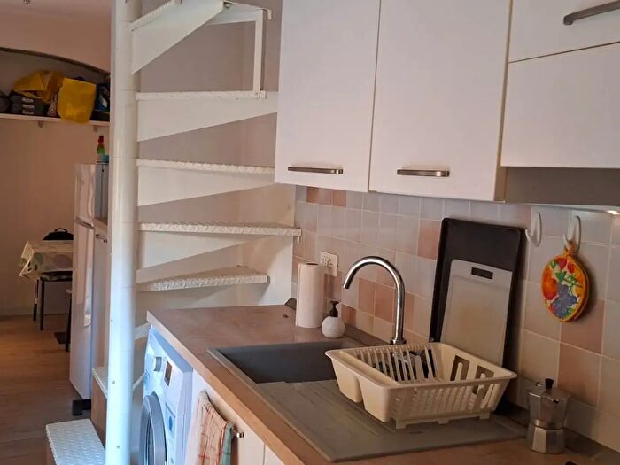 Appartamento trilocale in affitto in Via Santo Stefano, Bologna