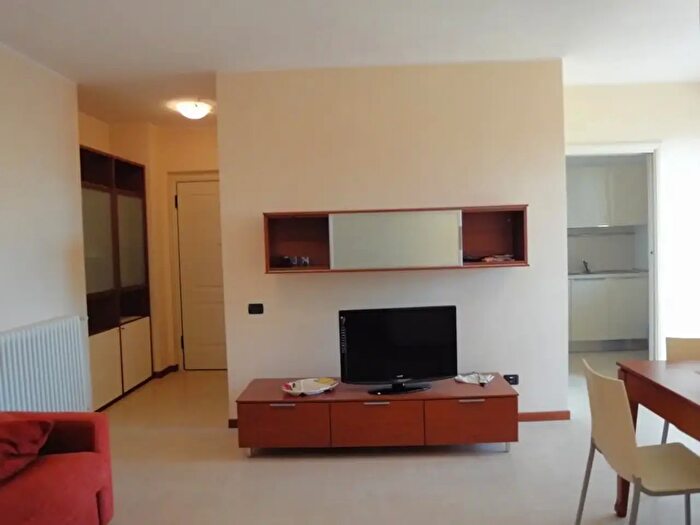 Appartamento trilocale in vendita in Via Nino Bixio, Viareggio