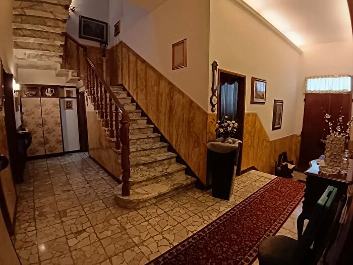Casa con 6 locali in vendita in Empoli