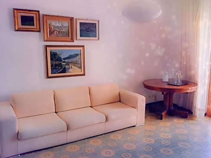 Appartamento con 5 locali in vendita in a Parma, Carrara