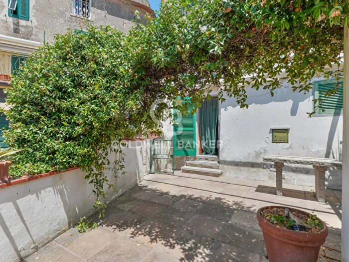 Appartamento bilocale in vendita in Via dell'Aia, Campo Nell'Elba