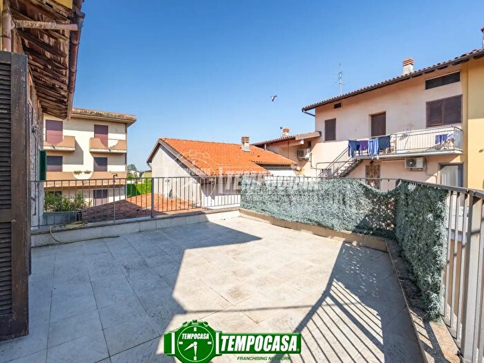 Casa con 7 locali in vendita in Brembate