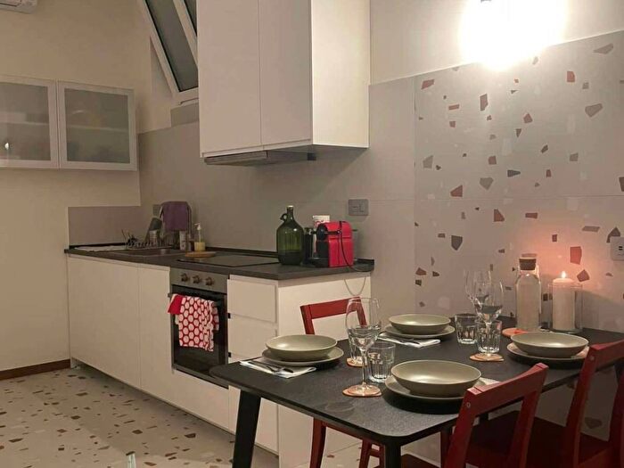 Appartamento trilocale in affitto in Via Melchiorre Delfico, Ghisolfa Mac Mahon, Milano