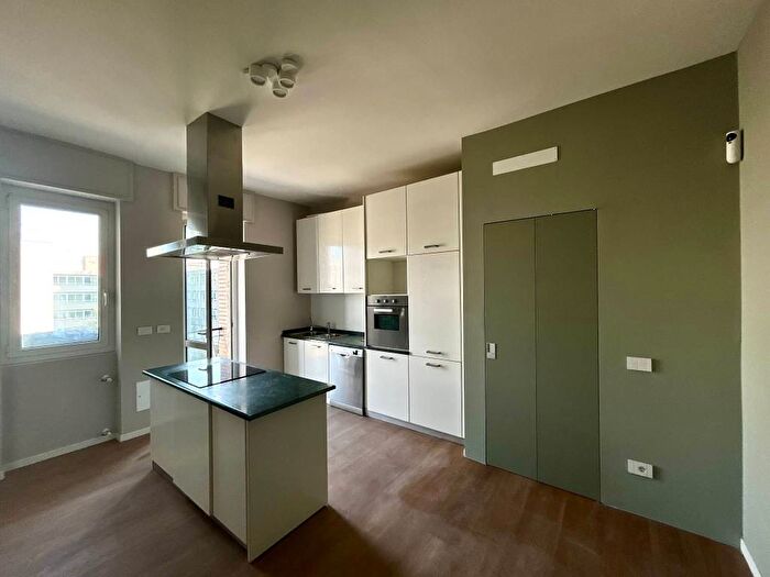 Appartamento trilocale in affitto in Via Lattanzio, Lodi Brenta, Milano