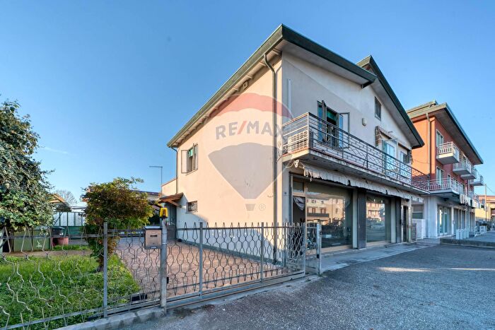 Casa con 5 locali in vendita in Via Noalese Sud, Pianiga