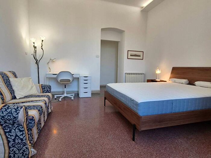 Appartamento con 6 locali in affitto in Via Arnaldo da Brescia, Sturla, Genova