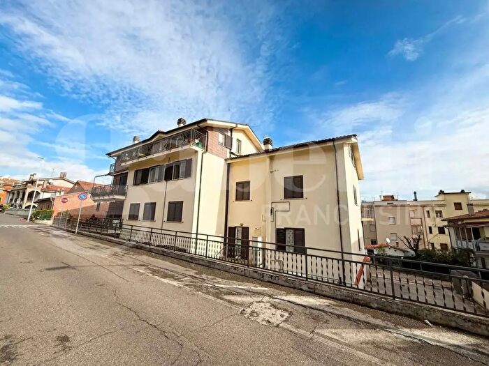 Appartamento trilocale in vendita in Via Fiume Snc, Orte
