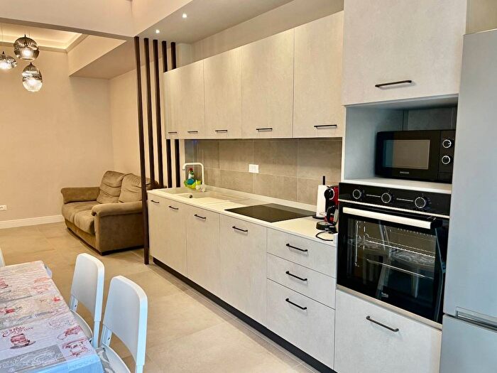 Appartamento trilocale in affitto in Via Mario Roselli Cecconi, Novoli, Firenze