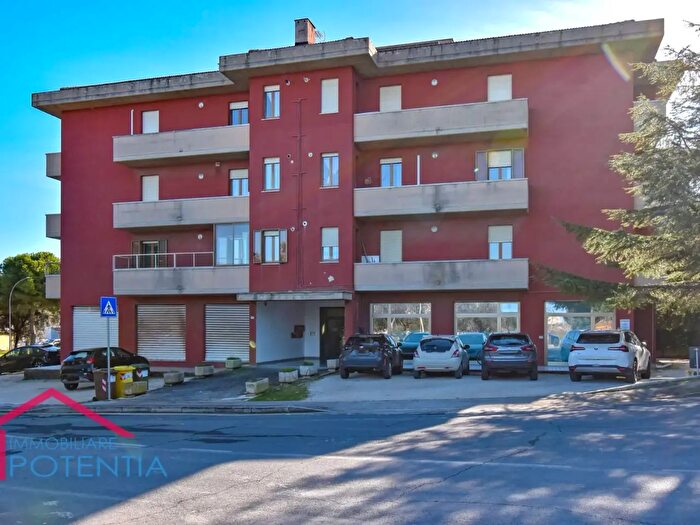 Appartamento trilocale in vendita in Via Paganini, Potenza Picena