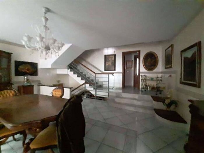 Casa con 6 locali in vendita in Via Via Variante Bis Snc, Nola