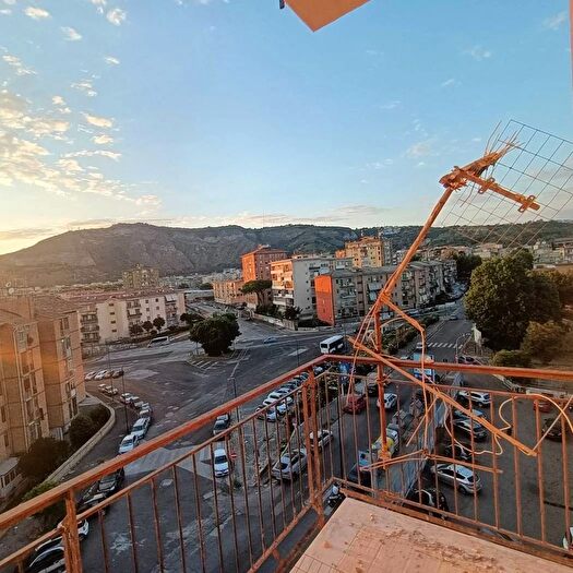 Appartamento quadrilocale in vendita in Via Giustiniano Napoli, Napoli