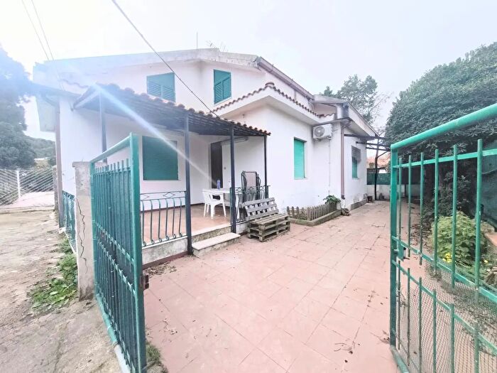 Casa con 5 locali in vendita in Via Campanella N Ortoliuzzo Messina, Messina