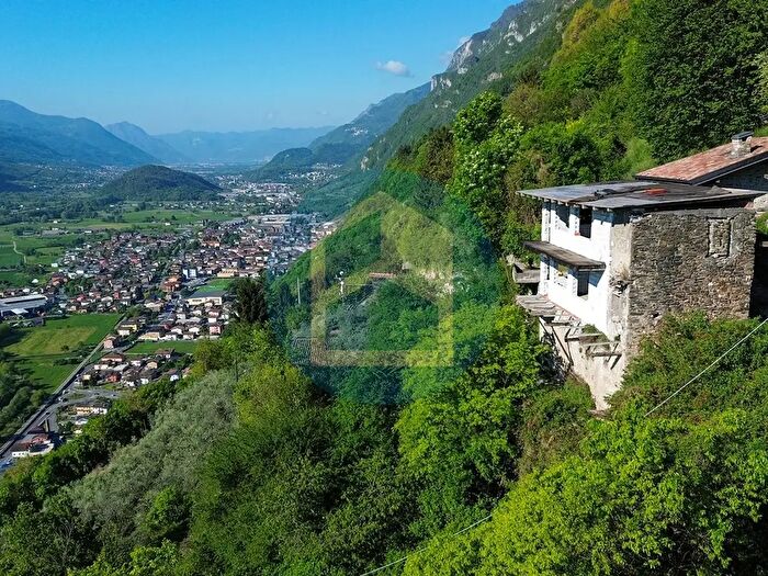 Casa trilocale in vendita in Piancogno Bs Via, Piancogno