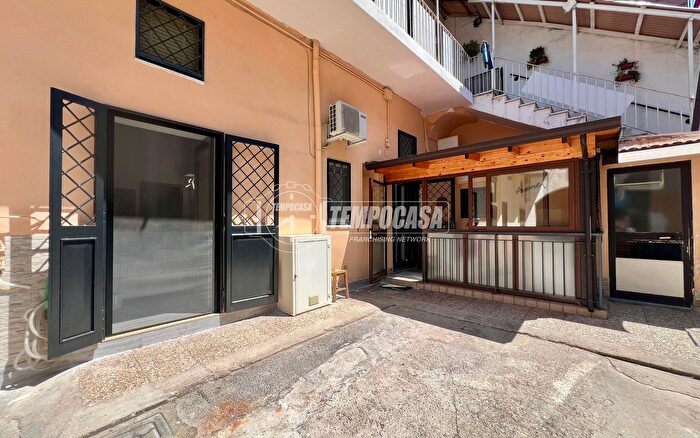 Appartamento trilocale in vendita in Via Santa Maria a Cubito, Qualiano