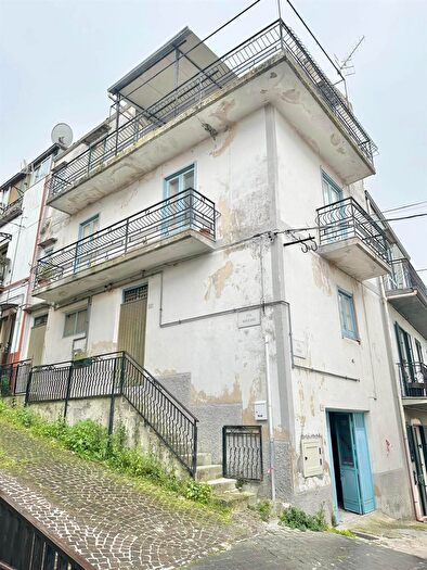 Casa con 6 locali in vendita in Chiusa Sclafani