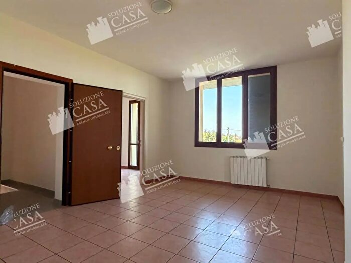 Appartamento quadrilocale in vendita in Via Dotti Carlo Francesco, Cento