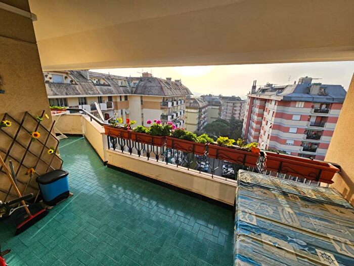 Appartamento quadrilocale in affitto in Piazzale dei Glicini, Pegli, Genova