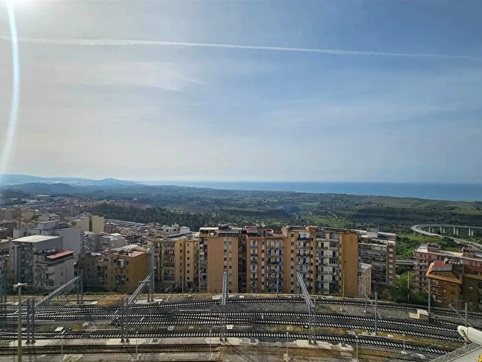 Appartamento con 8 locali in vendita in Agrigento