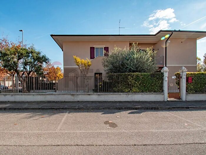 Appartamento quadrilocale in vendita in Via Galileo Galilei, Ospitaletto