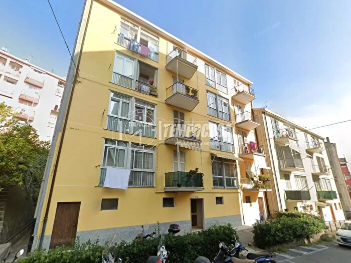 Appartamento quadrilocale in vendita in Via Osvaldo Gnocchi Viani, Savona