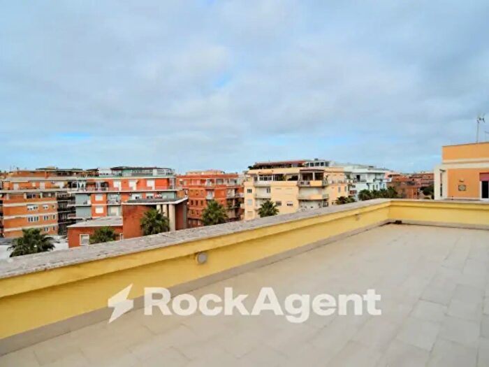 Appartamento quadrilocale in vendita in Piazzale della Posta, Roma
