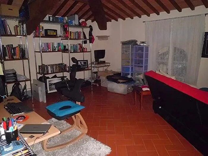 Appartamento con 5 locali in affitto in Calci