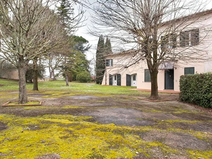 Casa con 7 locali in vendita in Vecchiano