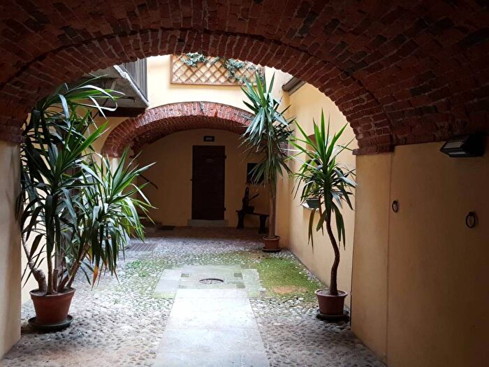 Appartamento trilocale in affitto in Via Amedeo Rossi, Centro Storico, Cuneo