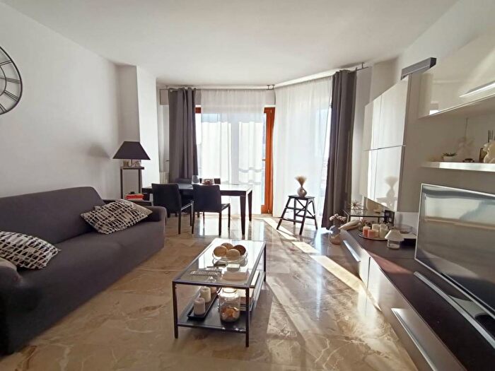 Appartamento bilocale in affitto in Via Pietro Giannone, Paolo Sarpi, Milano