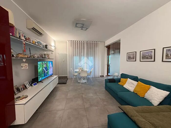 Appartamento quadrilocale in vendita in Via Antonio Vivaldi, Osio Sotto