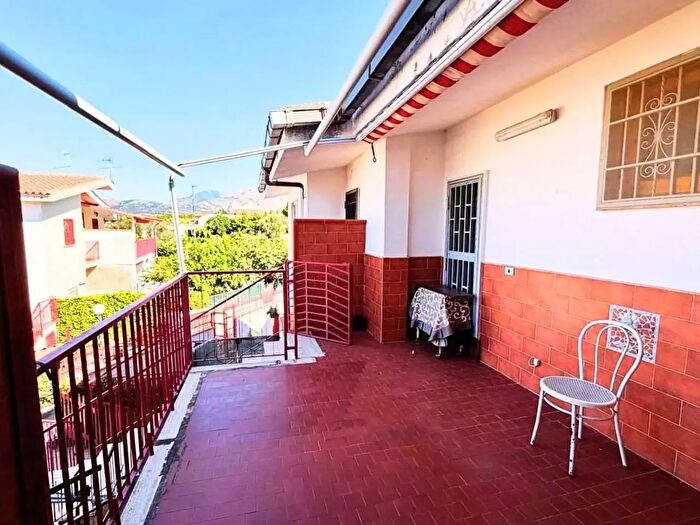 Appartamento quadrilocale in vendita in Via del Mare, Scalea