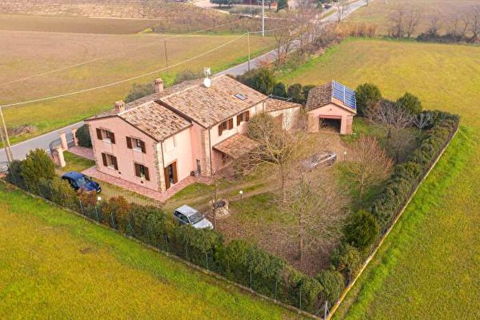 Casa con 6 locali in vendita in Santarcangelo Di Romagna