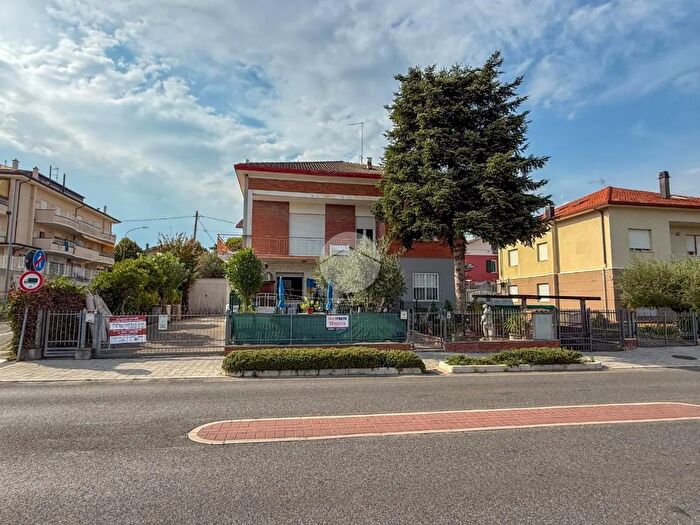 Appartamento monolocale in vendita in Via Tavoleto, San Clemente