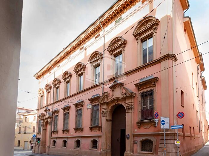 Appartamento bilocale in vendita in Via Barberia, Bologna