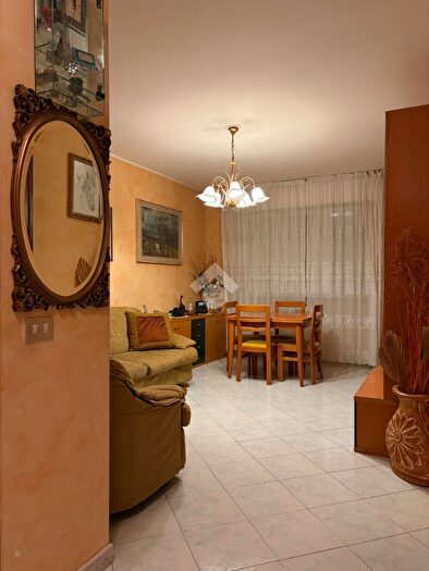 Appartamento trilocale in affitto in Via Appennini, Milano