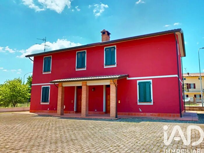 Casa con 6 locali in vendita in Via Perugia, Bettona