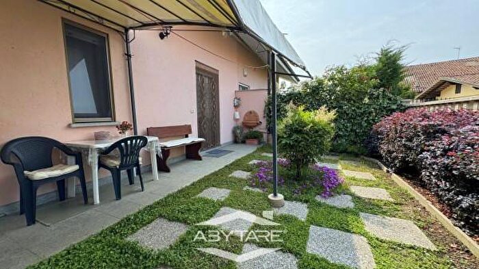 Casa con 5 locali in vendita in Borgata Brassi, Carignano