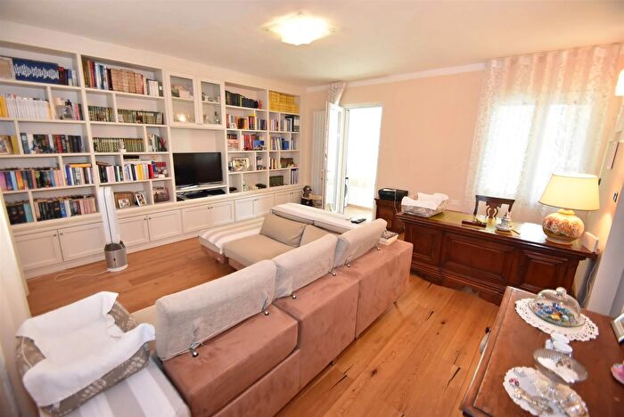 Appartamento trilocale in vendita in Rosignano Marittimo