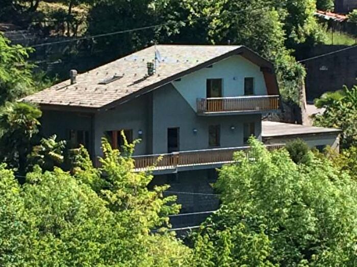Casa con 5 locali in affitto in Via Valle Intelvi, Dizzasco