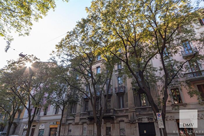 Appartamento quadrilocale in affitto in Via Bartolomeo Eustachi, Milano