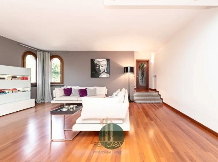 Casa quadrilocale in vendita in Via Fatebenefratelli Villincino Carpesino Erba Como Lombardia Italia, Erba