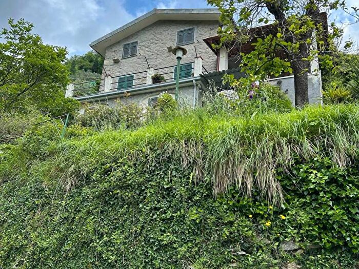 Casa con 5 locali in affitto in Via Montepegli, Sant'Andrea di Foggia Montepegli, Rapallo