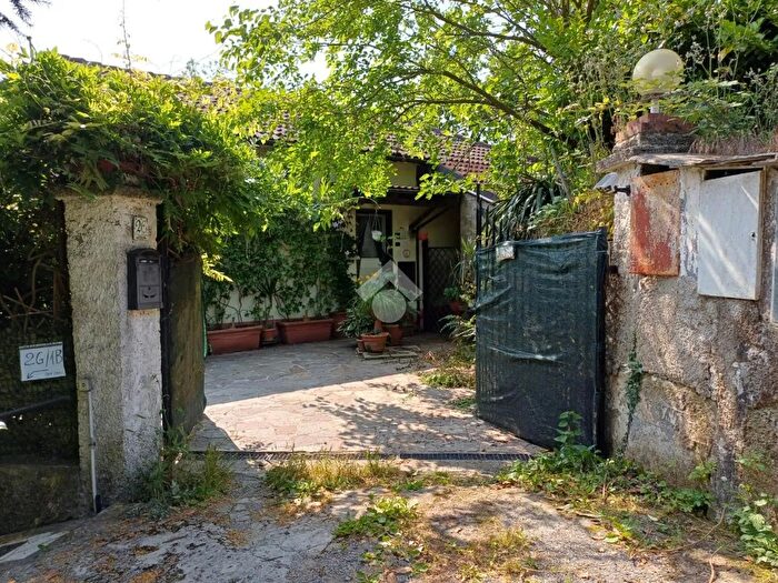 Casa con 5 locali in vendita in Via Martiri del Turchino, Busalla