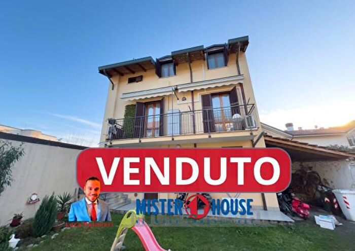 Appartamento trilocale in vendita in Via Filippo Corridoni, Brugherio