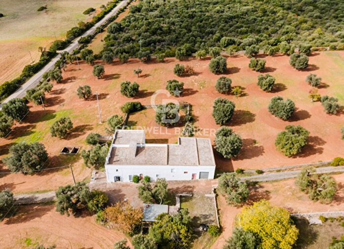 Casa con 17 locali in vendita in Contrada Orimini, Crispiano