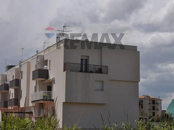 Appartamento con 6 locali in vendita in Via delle Magnolie, Comiso